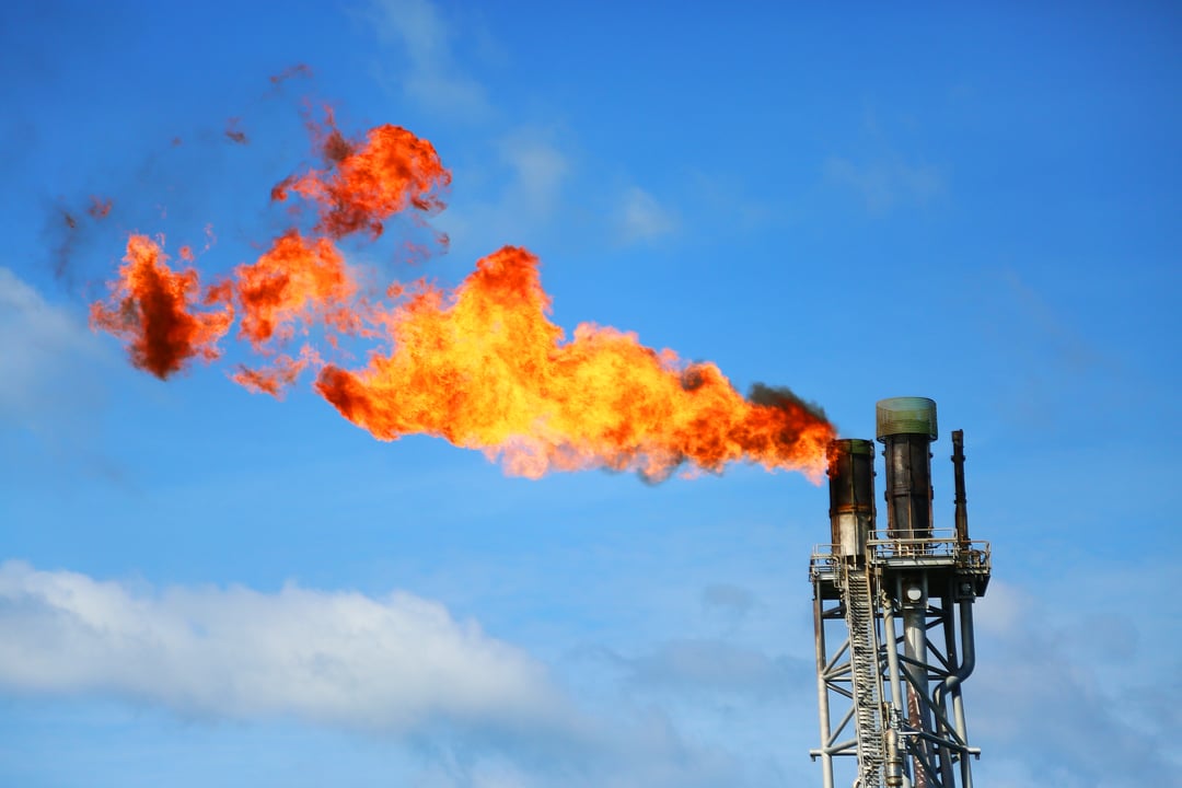 Natural Gas Flare, LNG Exports to Europe, New York Times, Climate Goals, Europe Ukraine